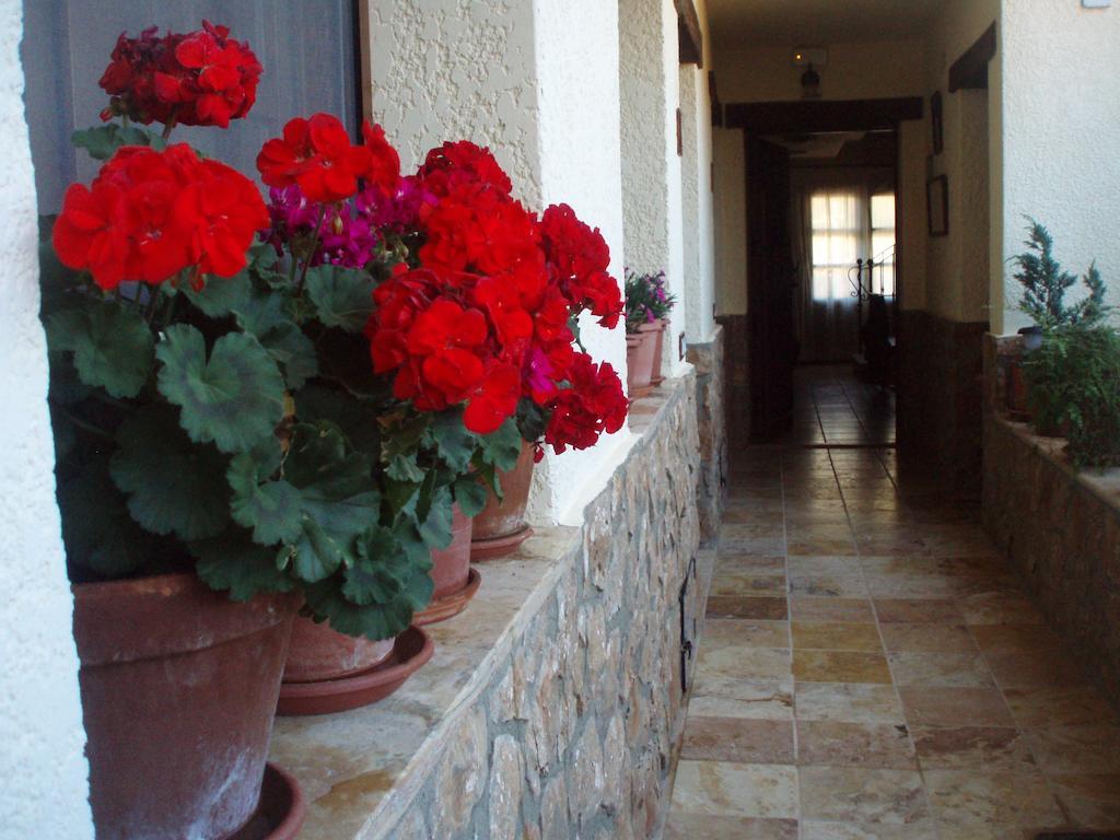 Apartamentos Rurales La Muralla II Canete  ภายนอก รูปภาพ