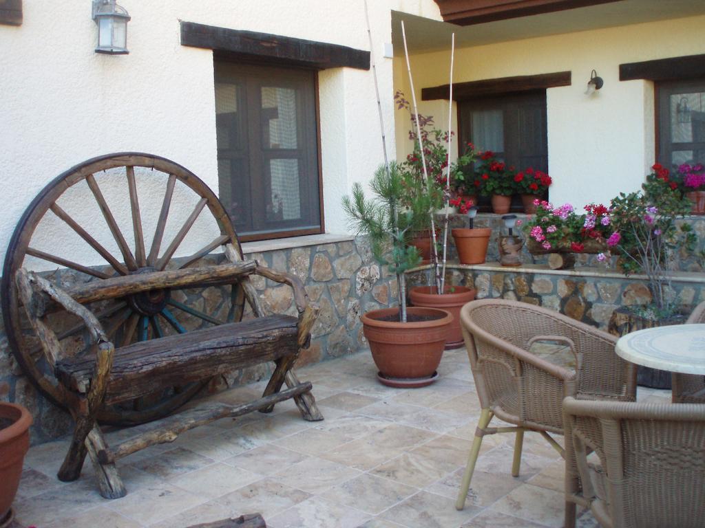 Apartamentos Rurales La Muralla II Canete  ภายนอก รูปภาพ