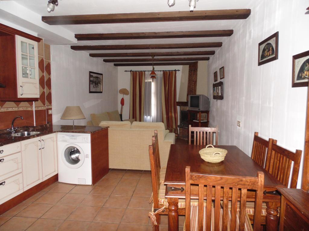 Apartamentos Rurales La Muralla II Canete  ภายนอก รูปภาพ