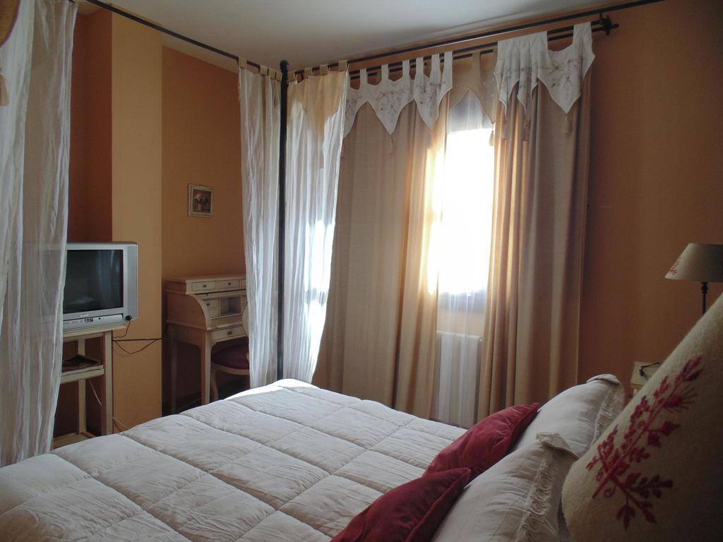 Apartamentos Rurales La Muralla II Canete  ภายนอก รูปภาพ